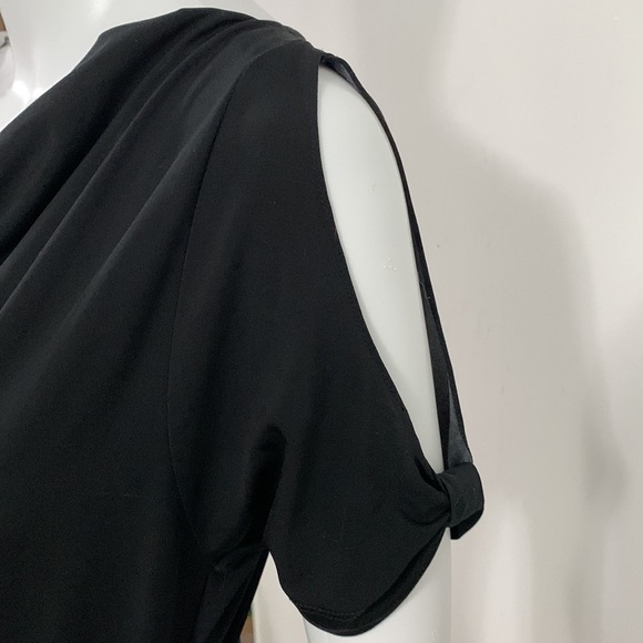 BCBGMaxazris Dress, cold shoulder Roushed (Rouched?) on side, slouch neckline - Picture 4 of 8